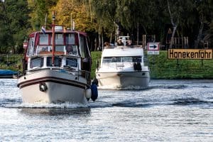 Passieren von Hanekenfähr